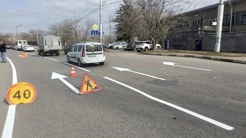 В Ставрополе обновляют дорожную разметку после зимы