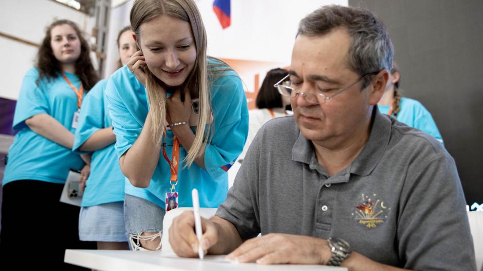 «Машуковцы» встретились с космонавтом Олегом Скрипочкой