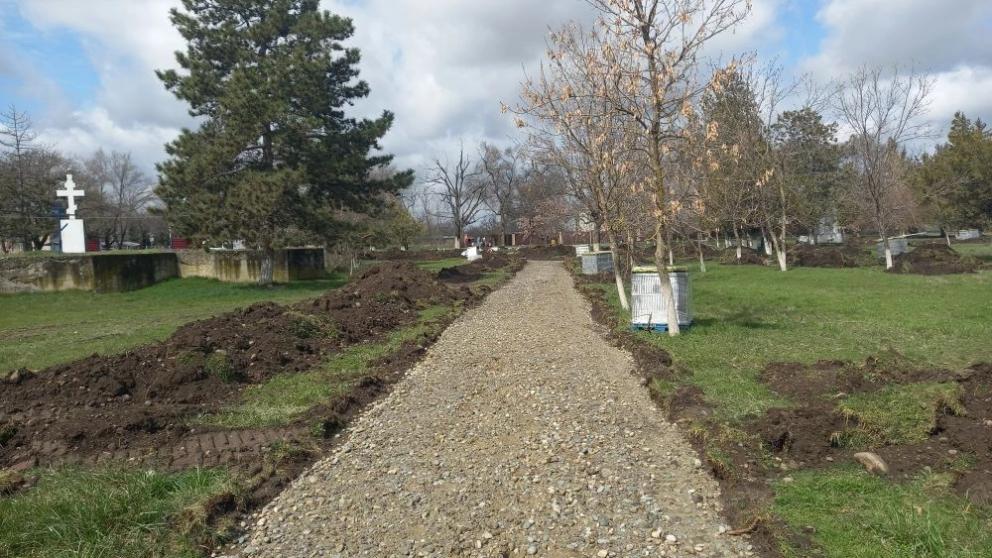 В станице Беломечетской начали благоустраивать сквер