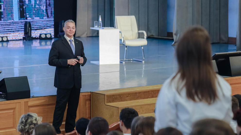 Губернатор Владимиров: секрет успеха – в трудолюбии