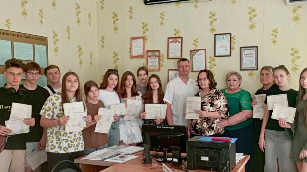 В Апанасенковском округе 15 школьников освоили профессию «Помощник повара»