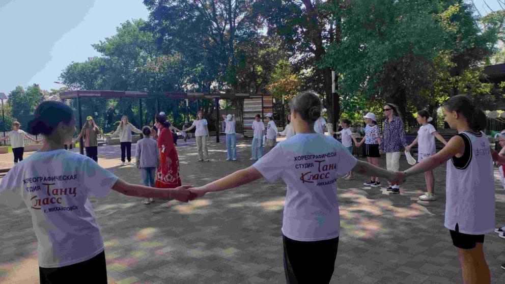 Творческая смена открылась в детском лагере в Михайловске