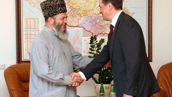Валерий Гаевский встретился с муфтием края Мухамадом-Хаджи Рахимовым