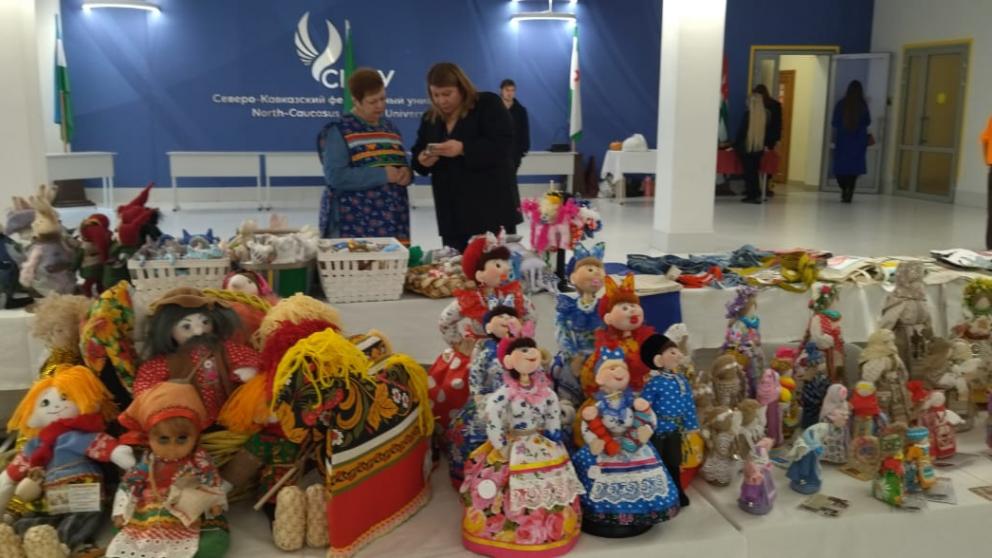 Студентов СКФУ приятно удивили творческими находками мастера «Братины»