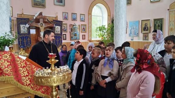 В храме села Казьминского на Ставрополье провели экскурсию для младшеклассников