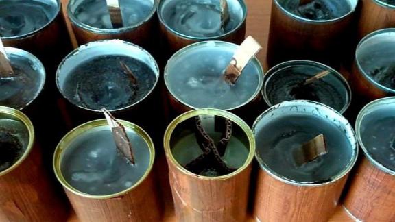 Молодёжь Прикумья изготовила окопные свечи для бойцов СВО