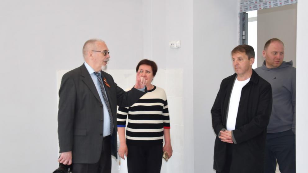 Депутаты проверили ход капремонта школы № 2 в Ставрополе