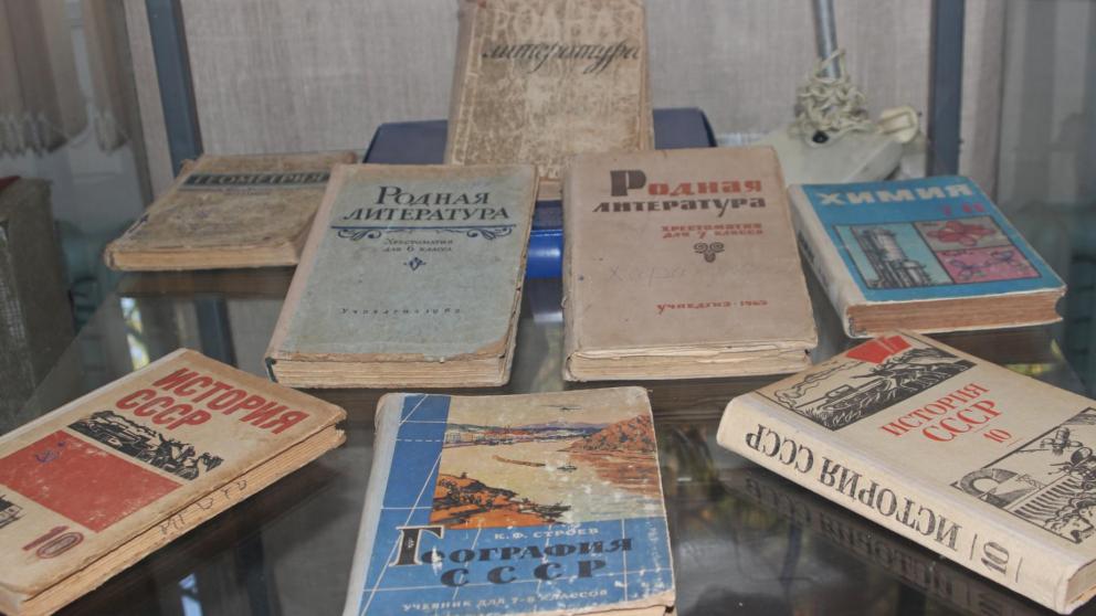 В музее Невинномысска выставку посвятили Году педагога и наставника