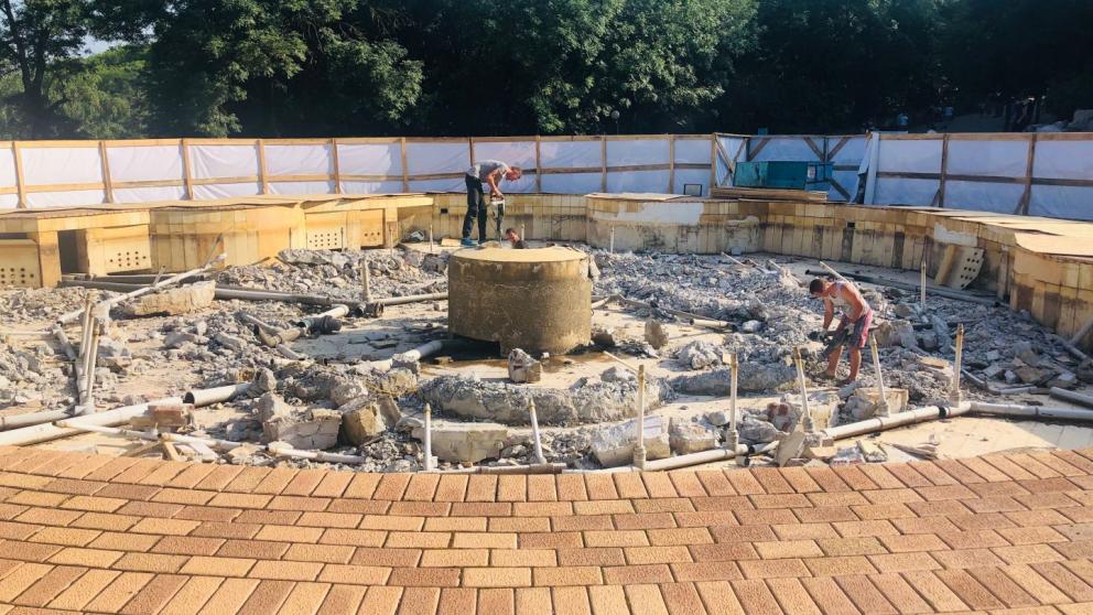 В Железноводске приступили к реконструкции светомузыкального фонтана