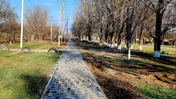 В селе Левокумском начались работы по благоустройству пешеходной зоны