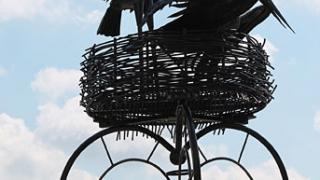 Скульптурная композиция «Счастье строится» появилась в селе Кочубеевском