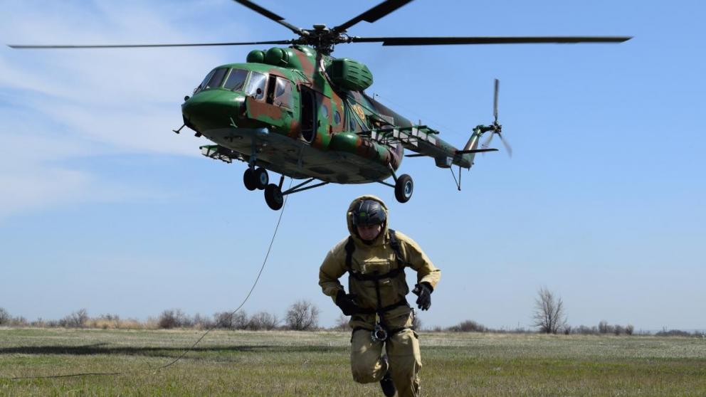 Тренировка по беспарашютному десантированию прошла на Ставрополье