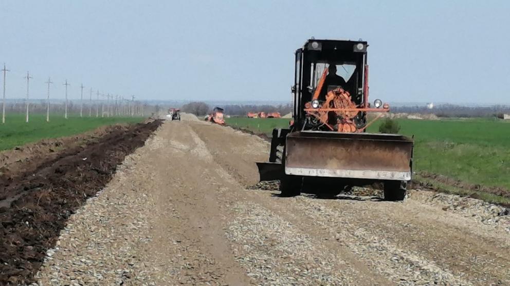 Два ведущих к посёлку Правокугультинскому дорожных участка обновят на Ставрополье