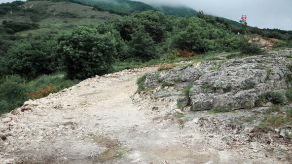 В Пятигорске земляные работы на горе Горячей прерваны по вине подрядчика