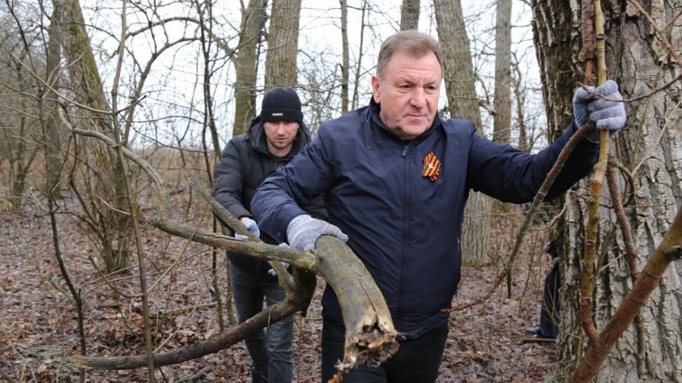 В Ставрополе прошёл масштабный весенний субботник с участием 32 тысяч человек