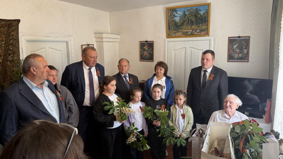 В Красногвардейском округе Ставрополья поздравили ветерана Великой Отечественной войны