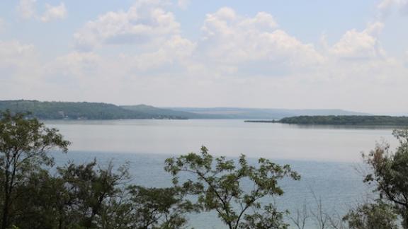 Проблему экологического оздоровления Новотроицкого водохранилища обсудили краевые депутаты на выезде