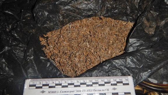 В Петровском районе у работника фермы изъято около килограмма наркотиков