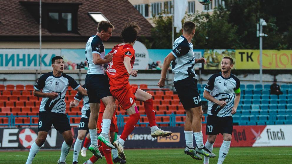 Футболисты «Машука-КМВ» в Пятигорске обыграли визитеров из Новосибирска