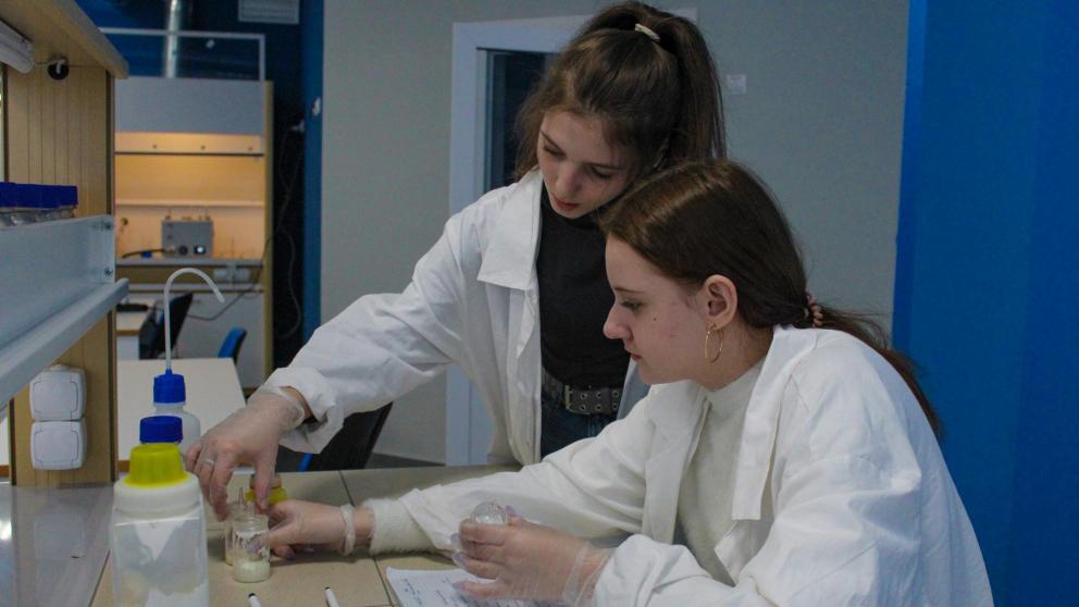 Универсальный крем для рук создали школьницы из Невинномысска