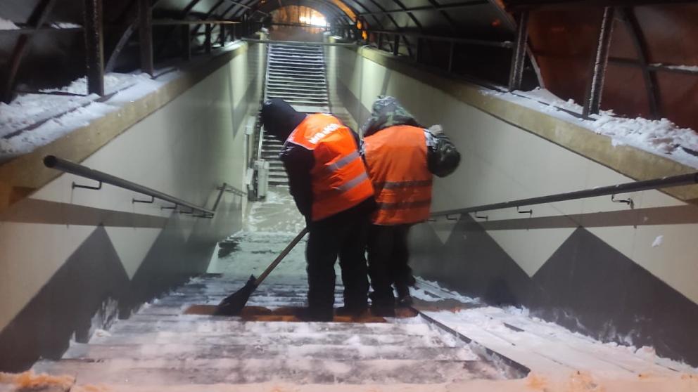 Более 200 грузовиков снега вывезли за ночь коммунальщики Ставрополя