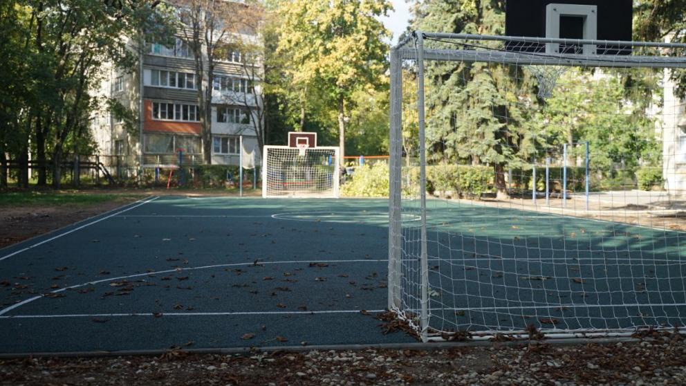 Спортплощадку на территории гимназии «Интеллект» создали в Ессентуках