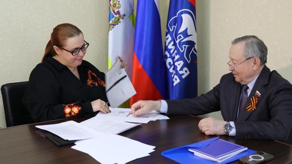 Юрий Гонтарь подал документы для участия в предварительном голосовании «Единой России» на Ставрополье