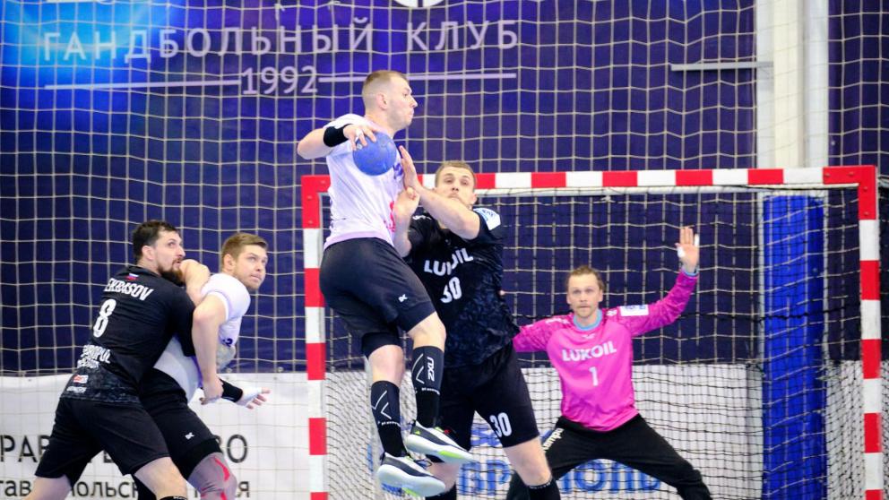 Гандболисты «Виктора» в Ставрополе одолели «Чеховских медведей»   