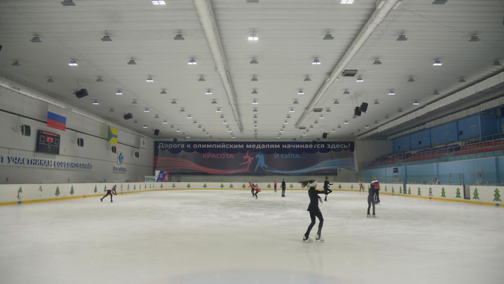 В Ледовом дворце Невинномысска полностью обновили систему освещения