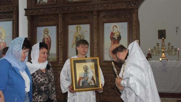 В селе Александровском икона Святого Благоверного князя Александра Невского передана настоятелю храма