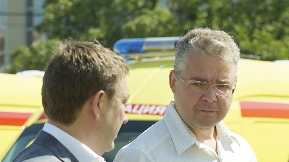 Глава Ставрополья передал медикам ключи от новых реанимобилей