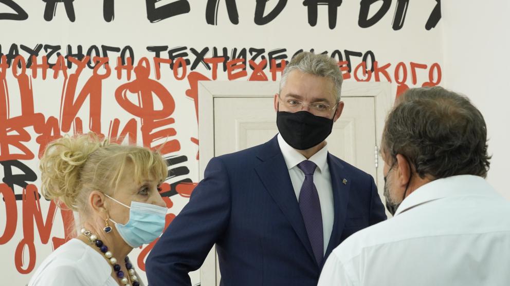 Школьная линейка в ставропольском селе Подлужном прошла с учётом требований эпидбезопасности