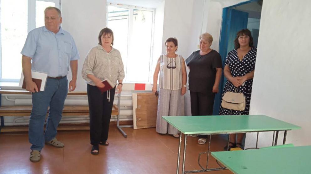 В Новоселицком округе проверили готовность 24 школ к учебному году