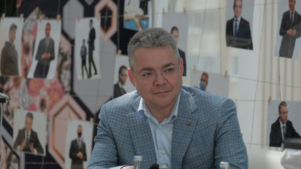 Владимир Владимиров встретился с молодыми активистами