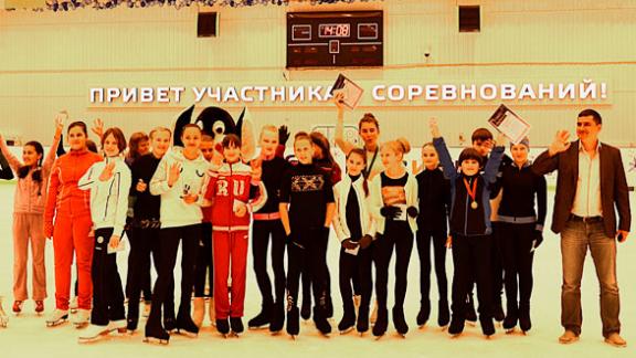 В Ледовом дворце Невинномысска состоялся первый турнир по фигурному катанию