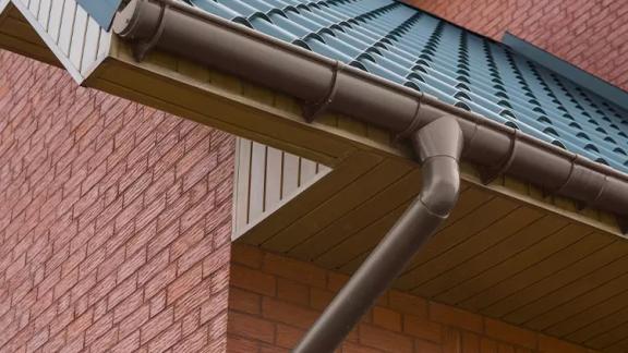 Водосточные системы: особенности монтажа