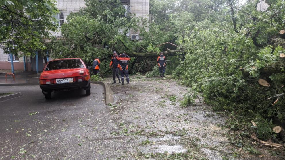 Спасатели Ставрополя ликвидировали последствия ливня, прошедшего 30 мая