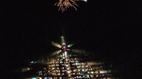 Автоёлку из 200 машин выстроили в Ессентуках