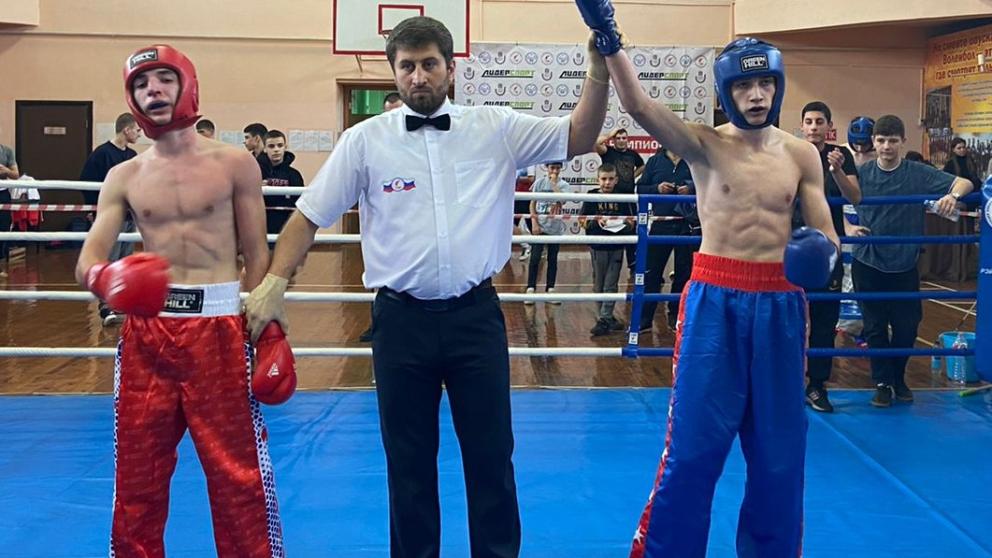 Кисловодские кикбоксеры завоевали 25 медалей краевого турнира