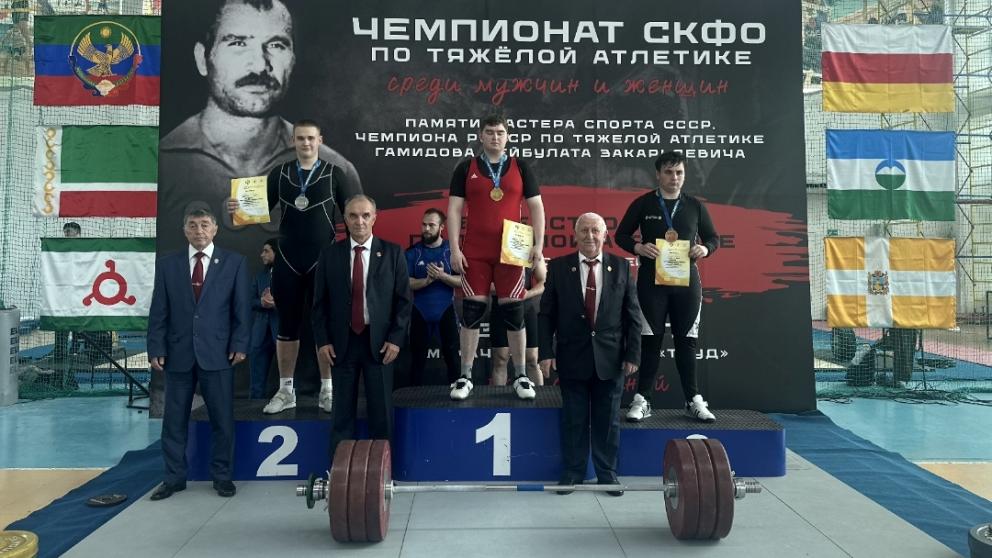 Ставропольские штангисты собрали букет наград в Махачкале 