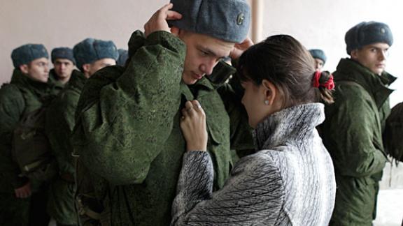 В армию ставропольские призывники отправились в форме от Юдашкина