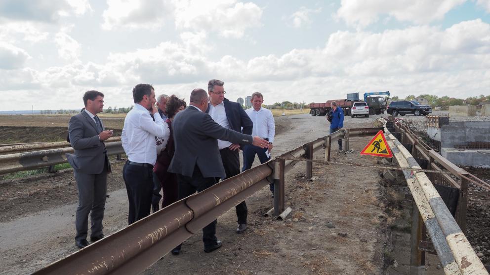 Губернатор Владимир Владимиров совершил рабочую поездку по Андроповскому району и Минераловодскому городскому округу