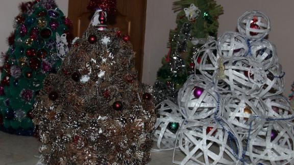 Конкурс креативных елок провели в детских садах в Ставрополе