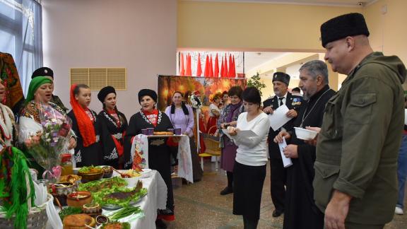 В селе Кочубеевском прошел конкурс «Имя твоё — казачка!»