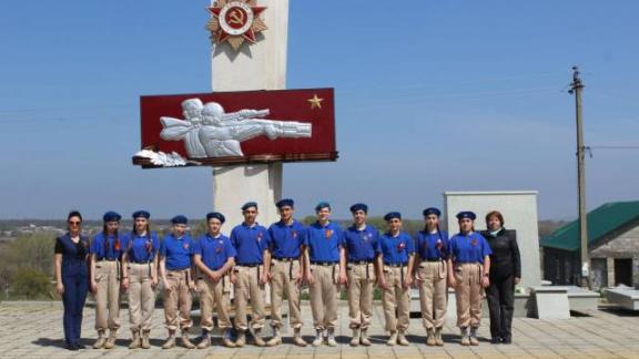 Накануне Дня Победы активисты «Единой России» благоустраивают памятные места на Ставрополье