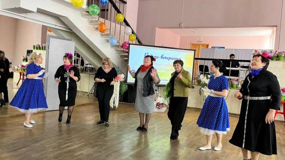 В Предгорном округе пенсионерам воссоздали атмосферу советского прошлого