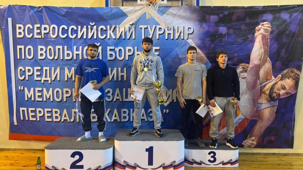 Ставропольские борцы привезли бронзовые медали из Карачаевска