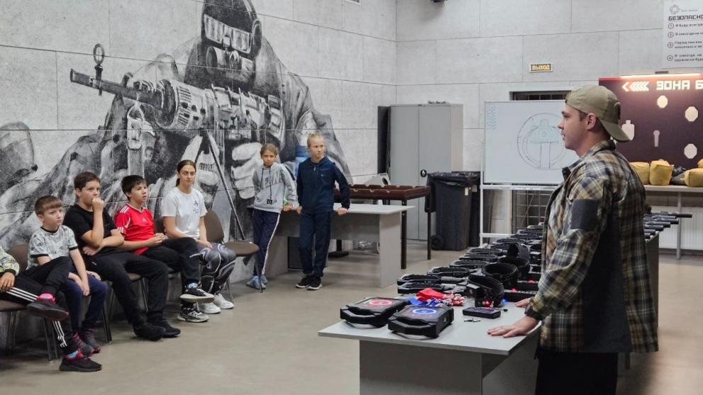 В Ставрополе школьникам рассказали о Дне офицера