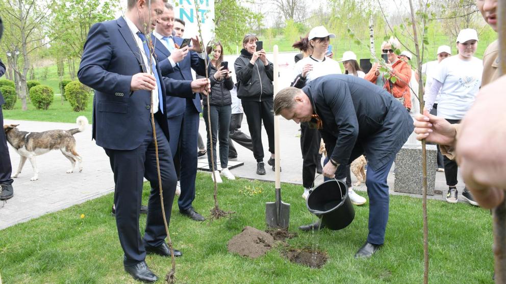 В Кисловодске министр здравоохранения РФ открыл аллею памяти Героям медикам