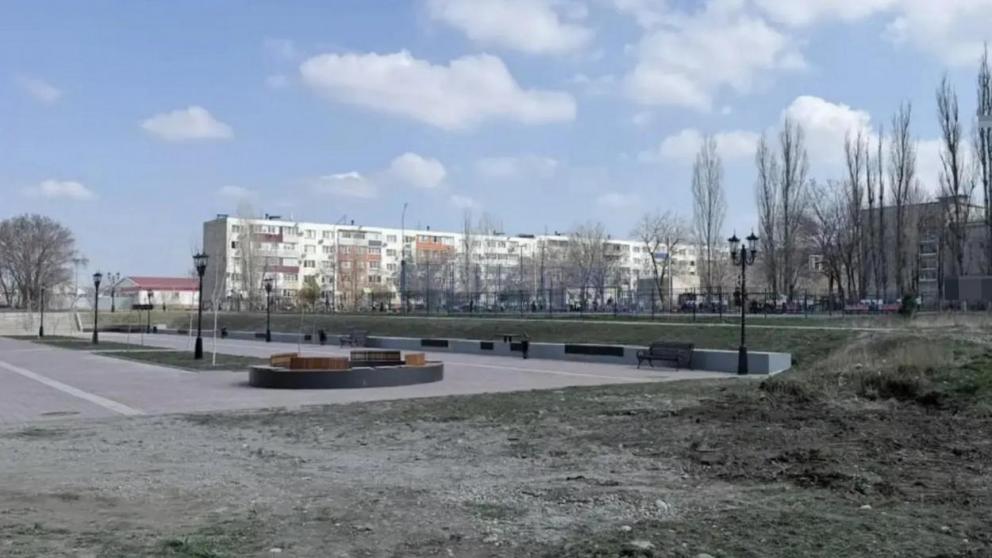 Благоустройство второй очереди сквера по улице Апанасенко стартовало в Невинномысске